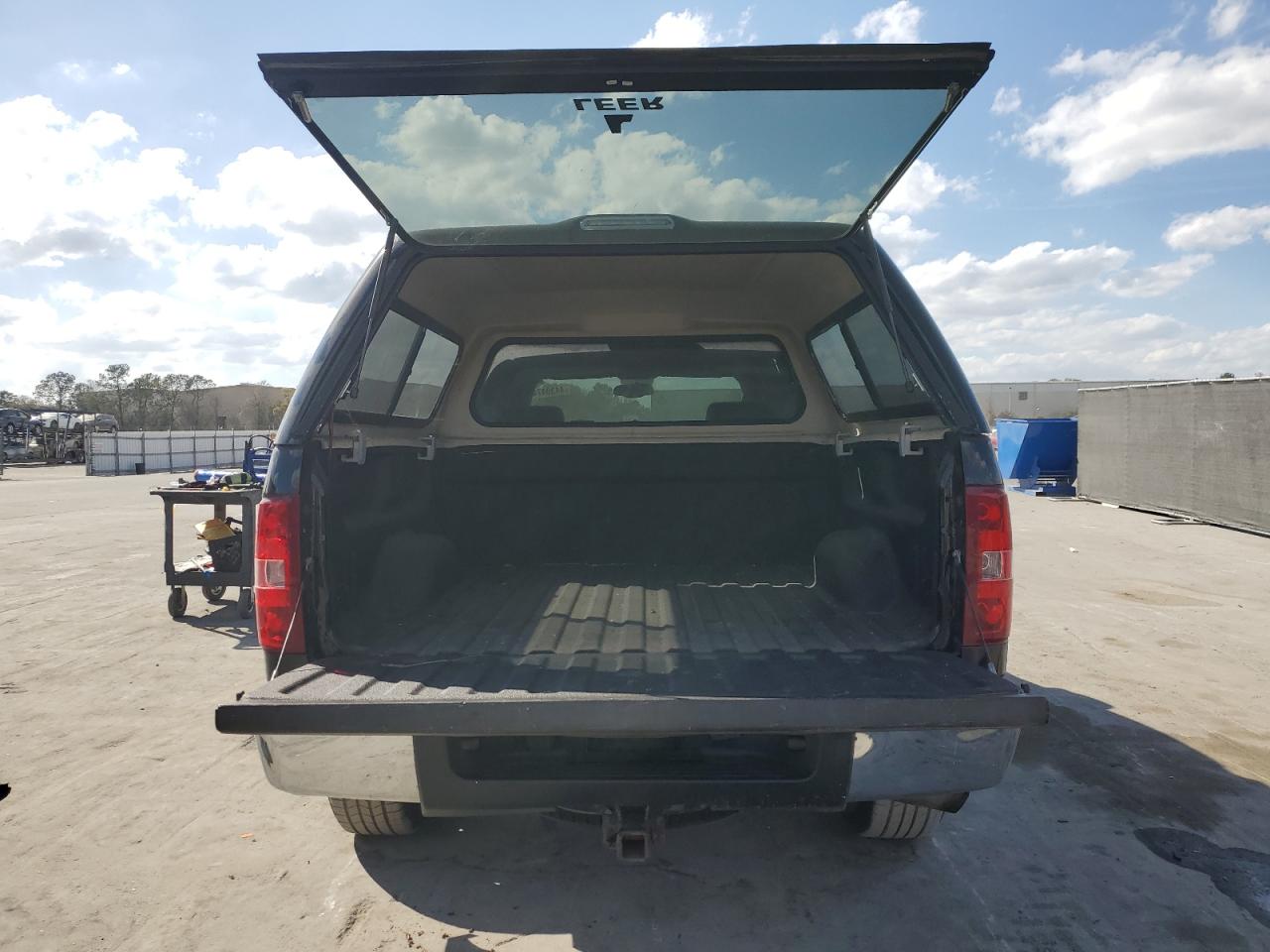 2009 Chevrolet Silverado - Image 6