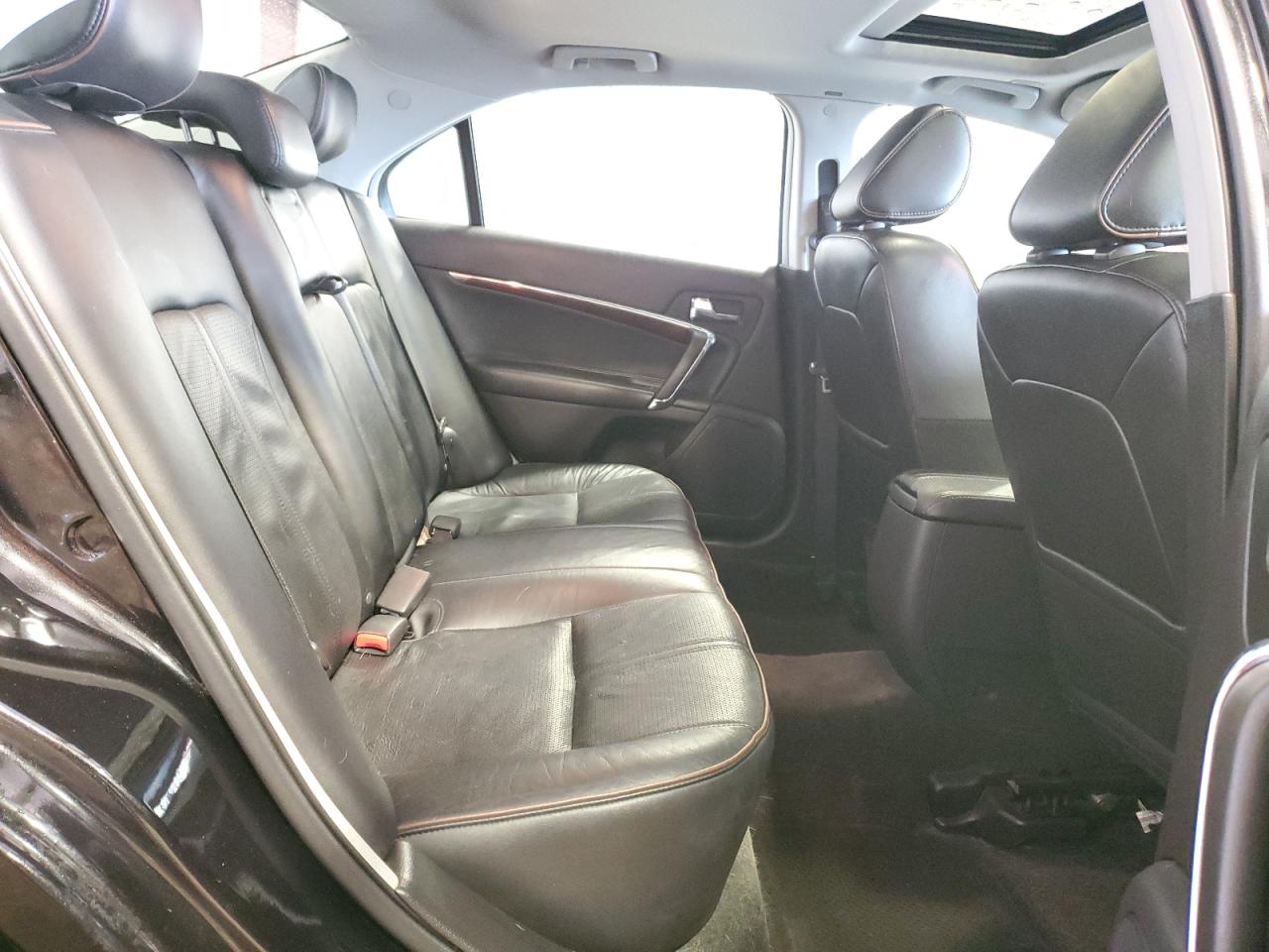 2011 Lincoln MKZ - Image 10