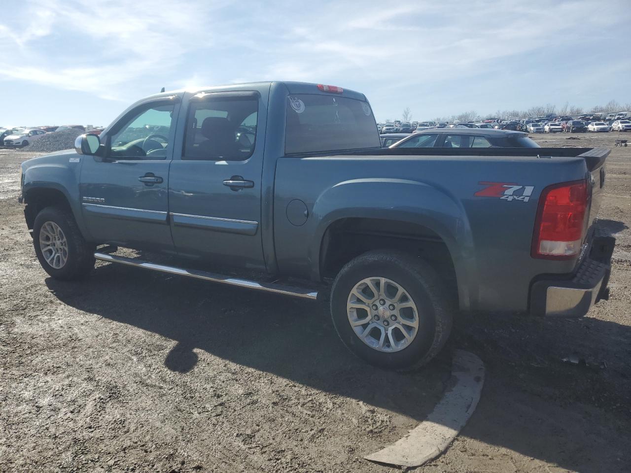 2011 GMC Sierra - Image 2