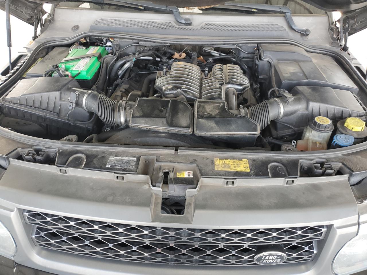 2010 Land Rover Range Rover - Image 11