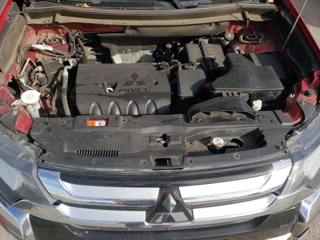 2016 Mitsubishi Outlander - Image 12