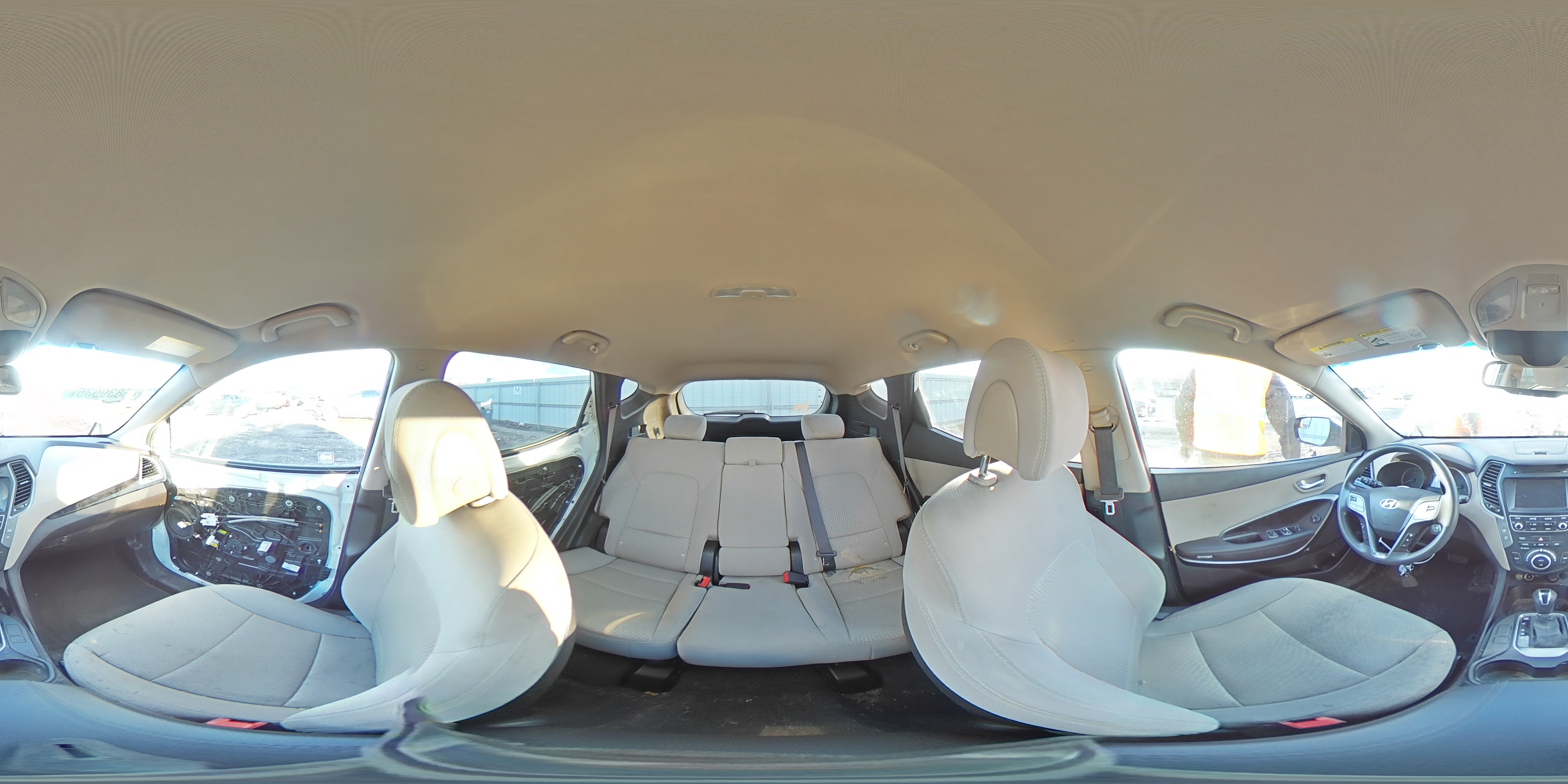 2017 Hyundai Santa Fe - Image 16