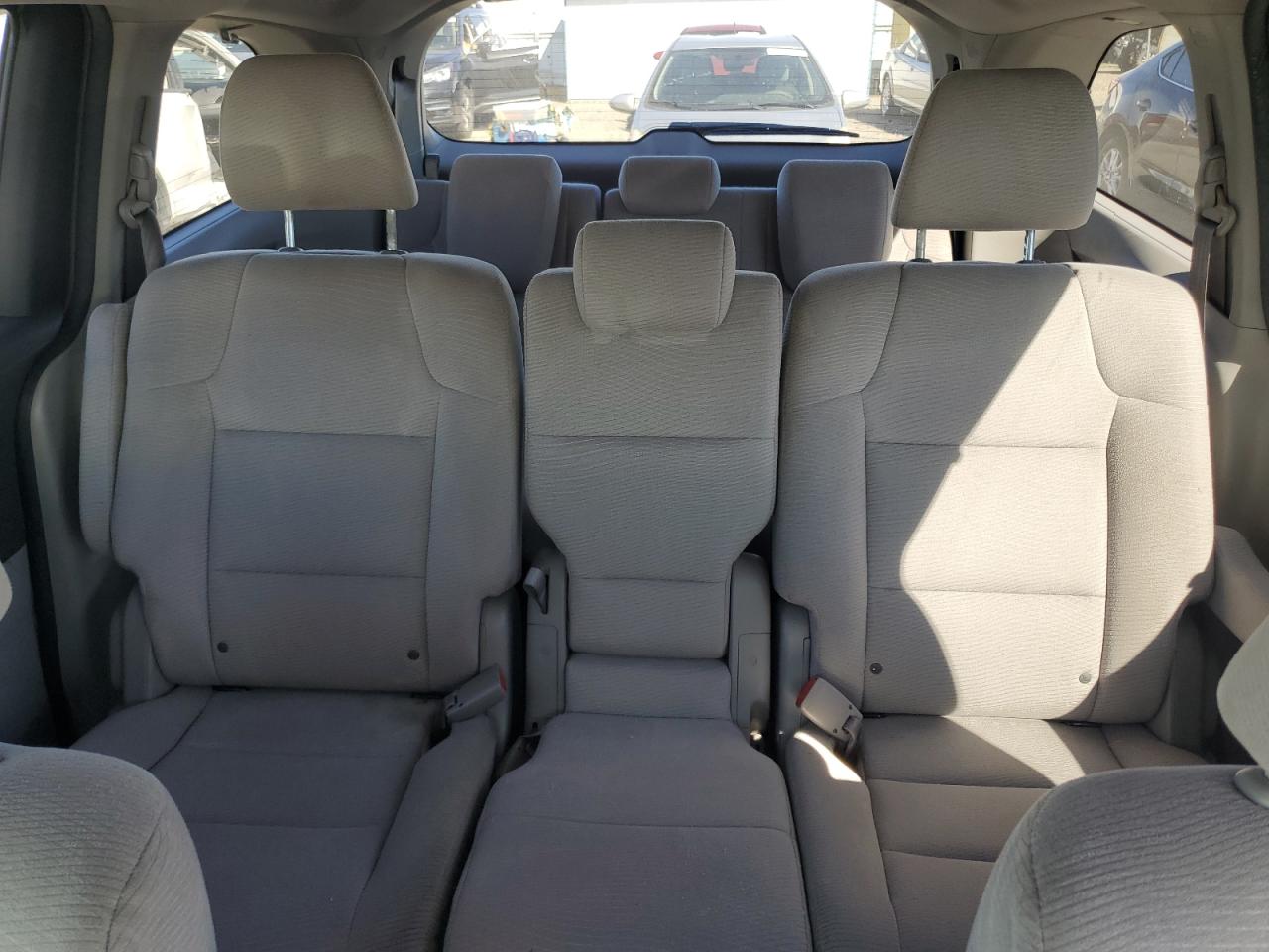 2011 Honda Odyssey - Image 11