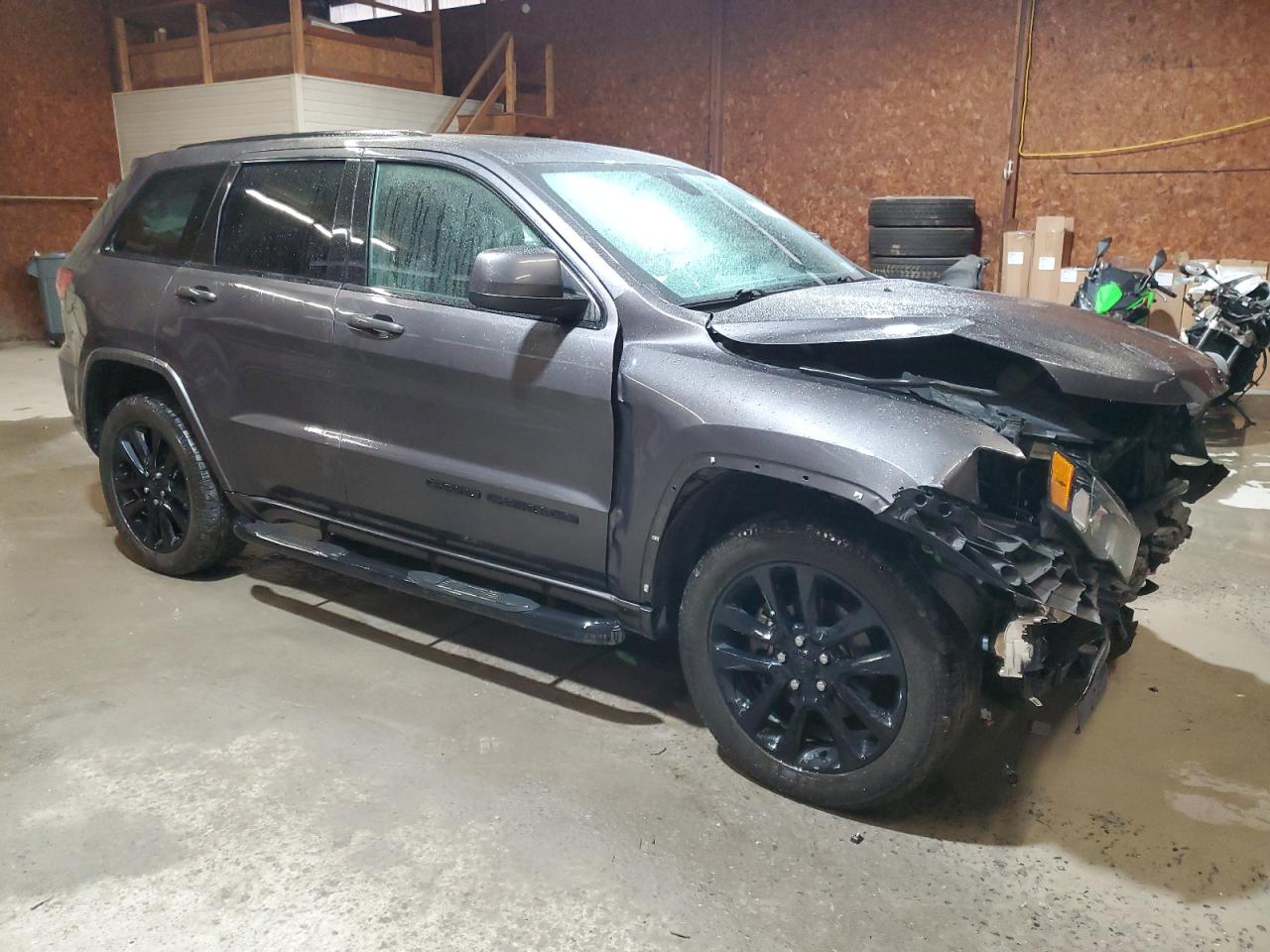 2018 Jeep Grand Cherokee - Image 4