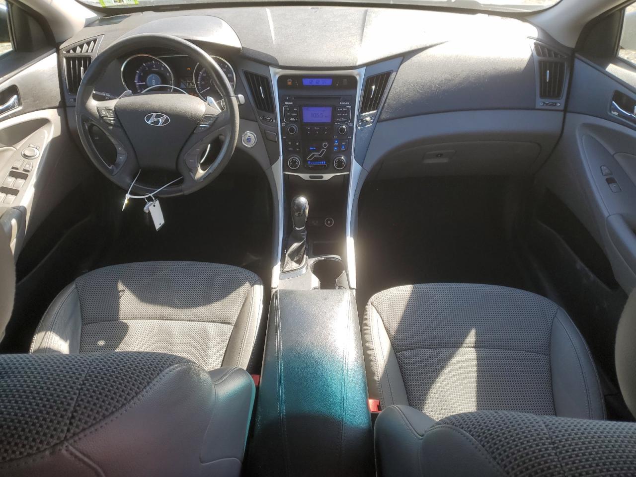 2011 Hyundai Sonata - Image 8