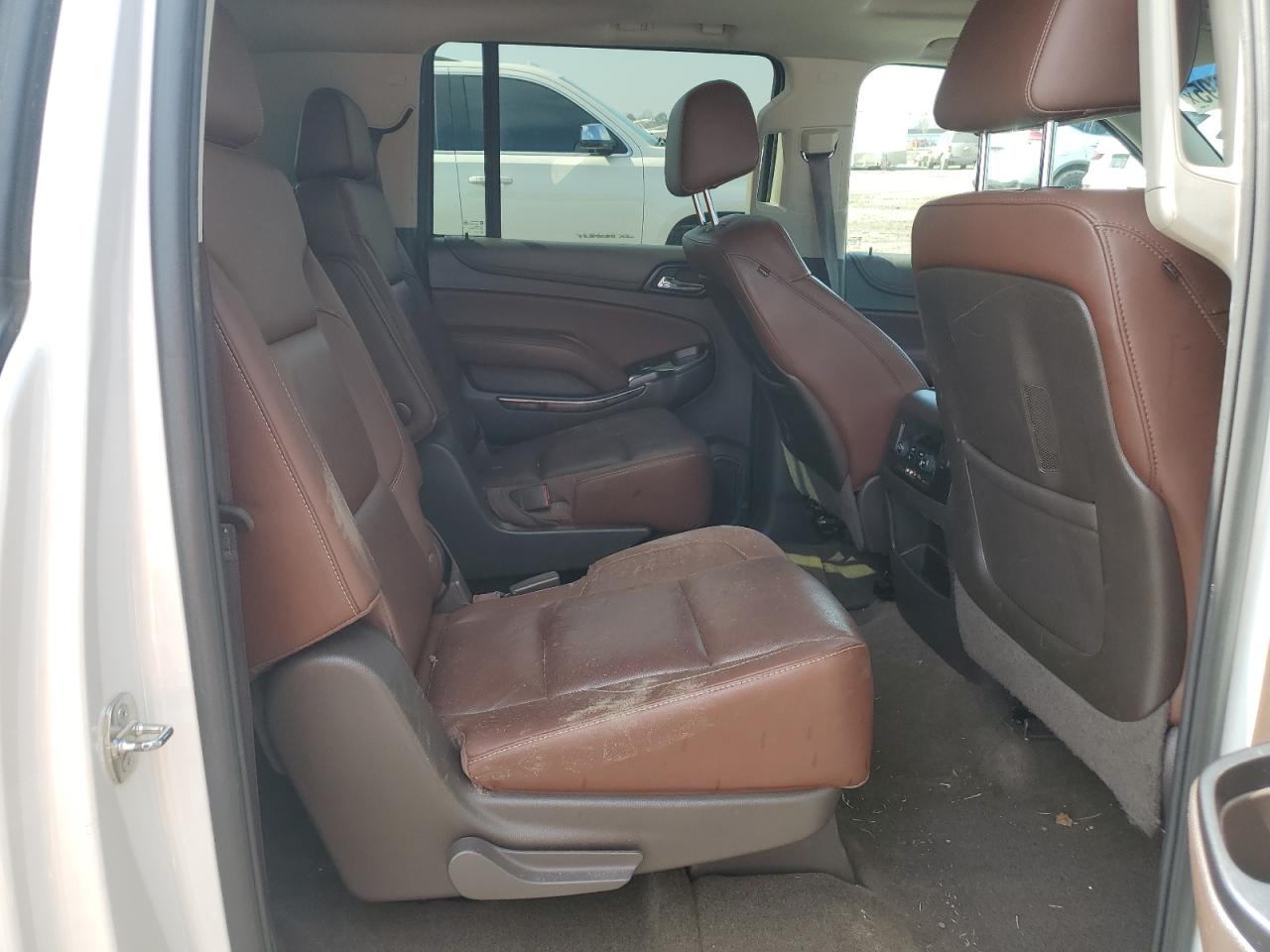 2016 Chevrolet Suburban - Image 11