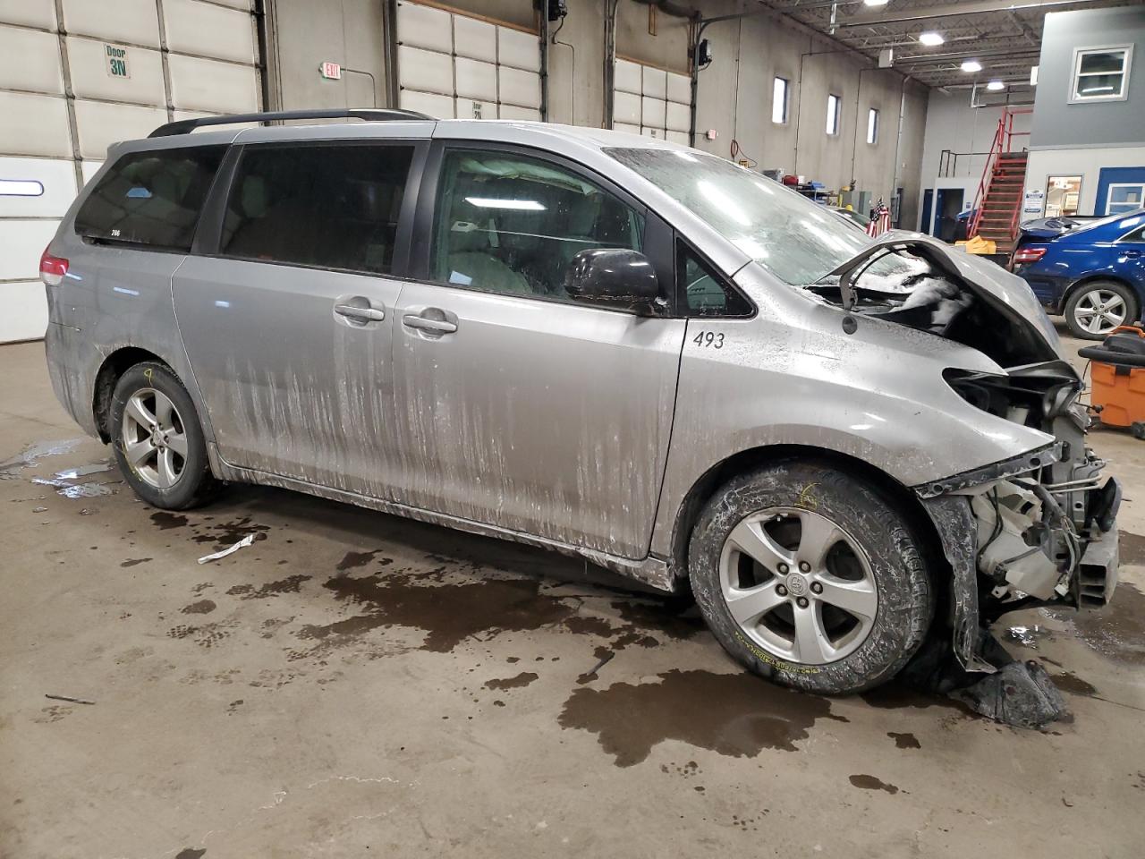 2014 Toyota Sienna - Image 4