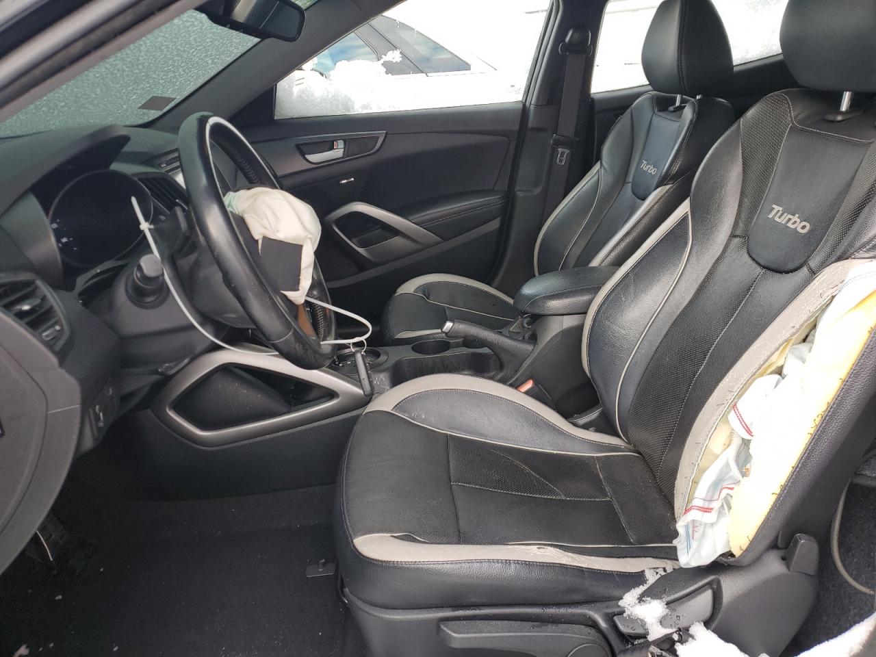 2015 Hyundai Veloster - Image 7