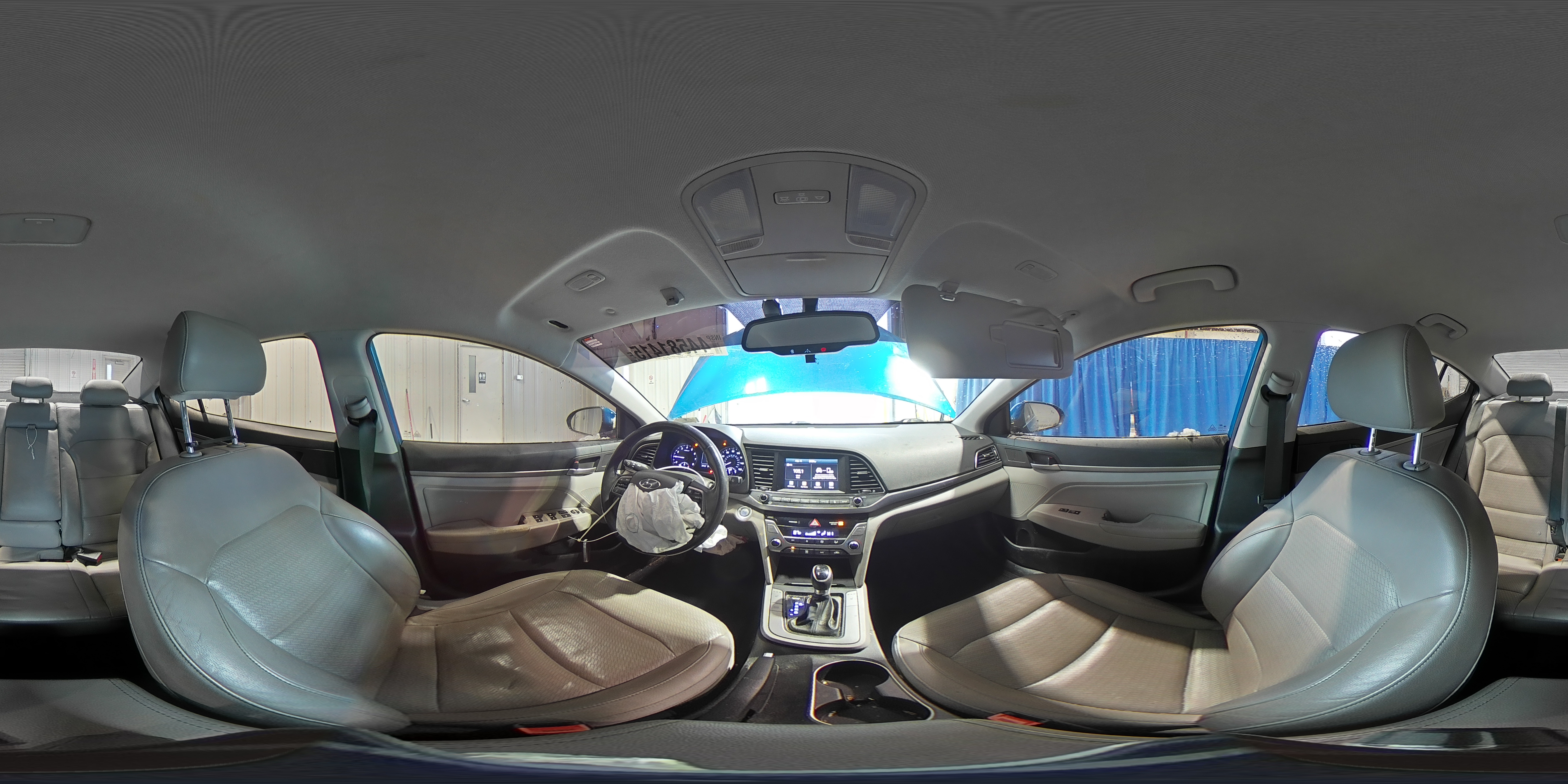 2017 Hyundai Elantra - Image 13