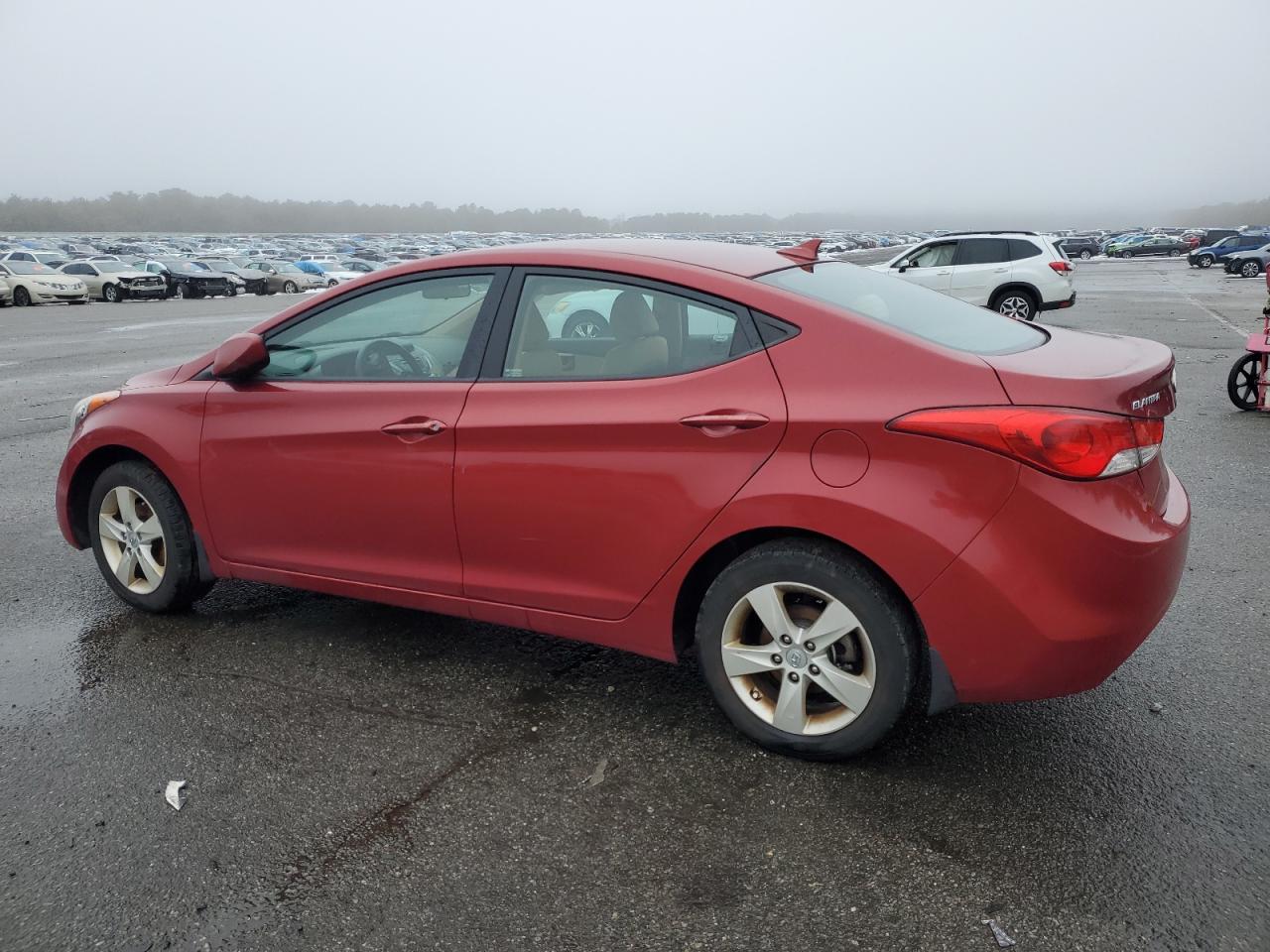2013 Hyundai Elantra - Image 2