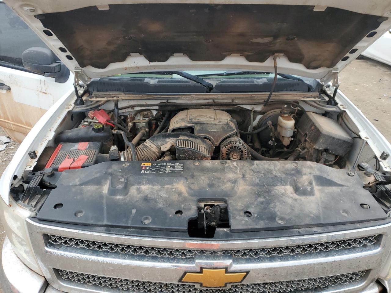 2013 Chevrolet Silverado - Image 11