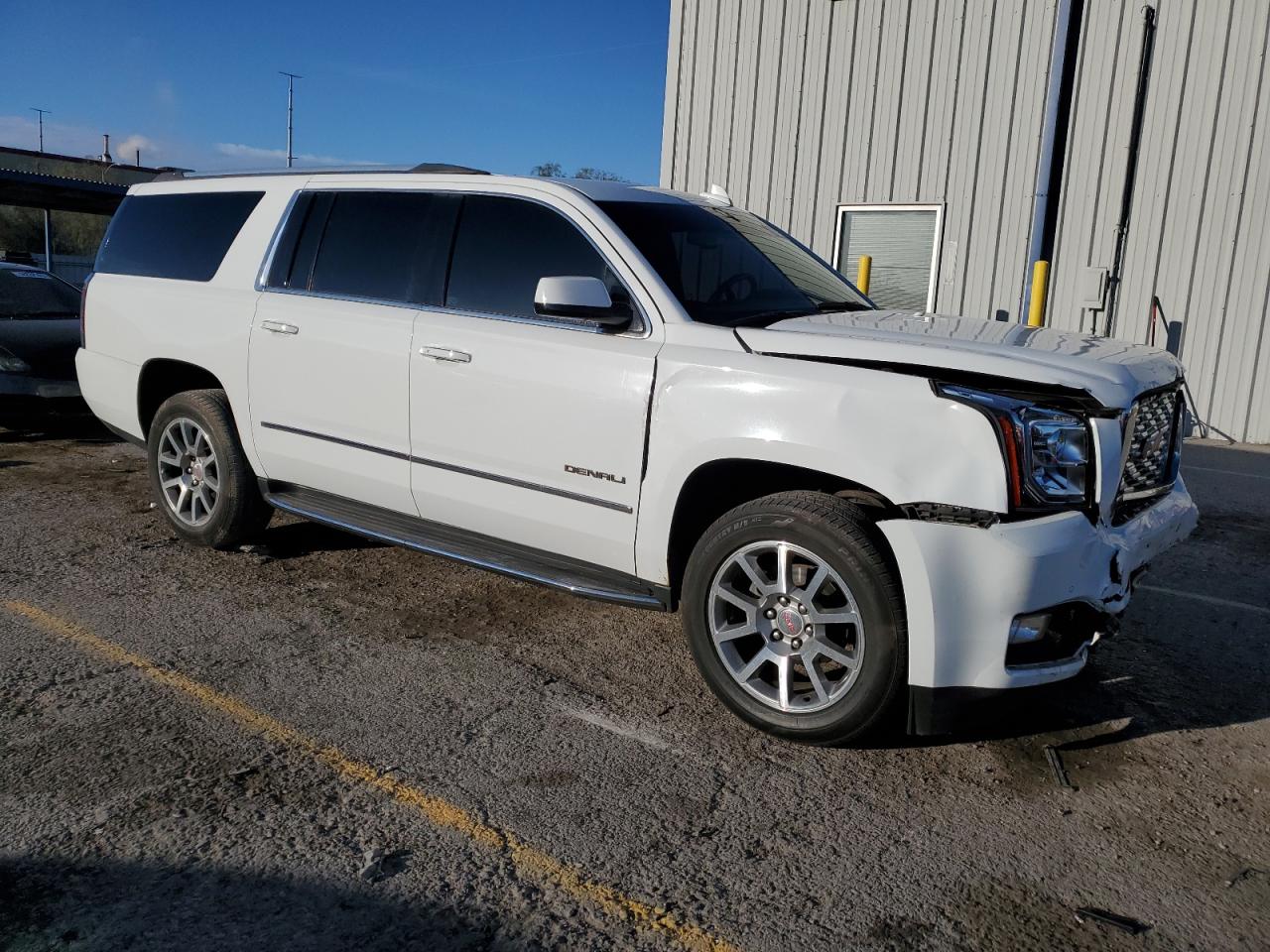 2019 GMC Yukon - Image 4