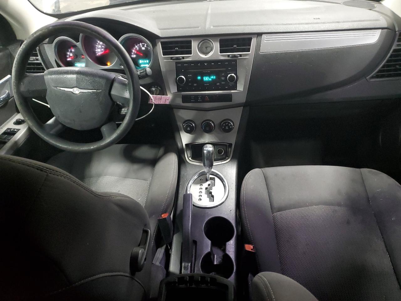 2010 Chrysler Sebring - Image 8