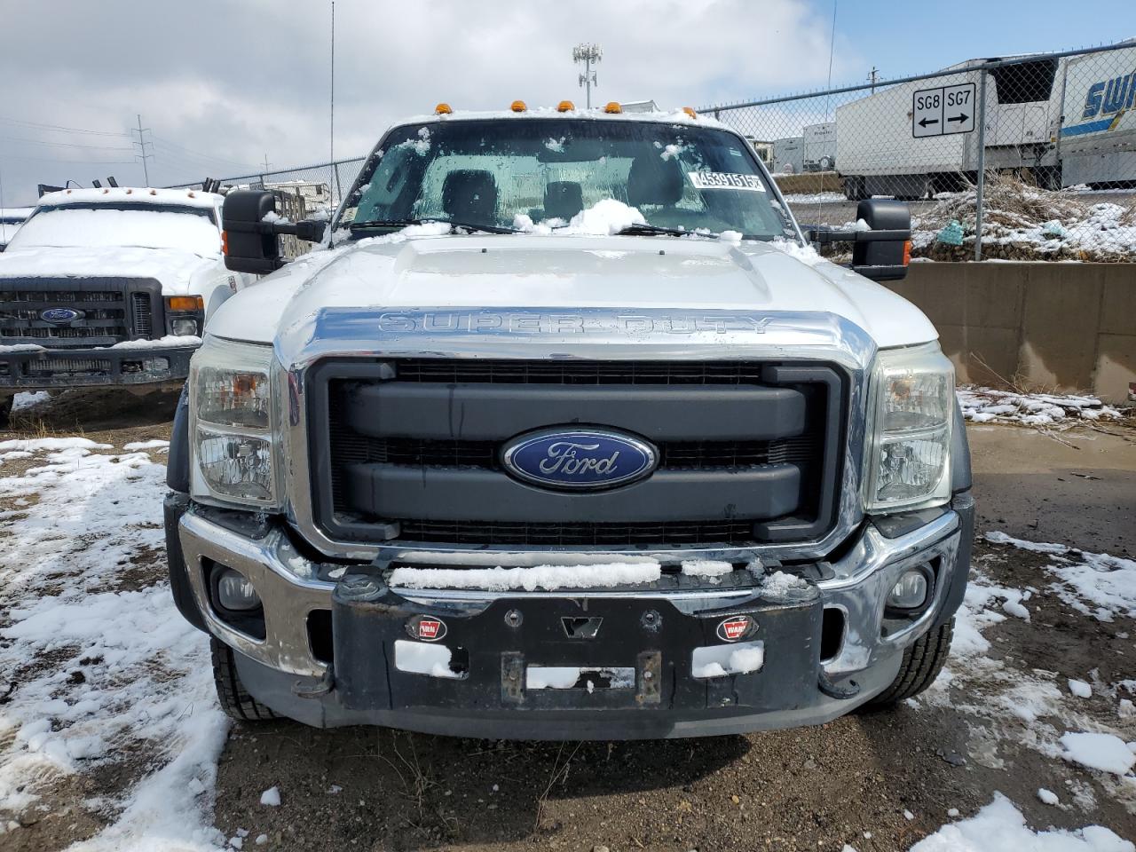 2013 Ford F550 - Image 5