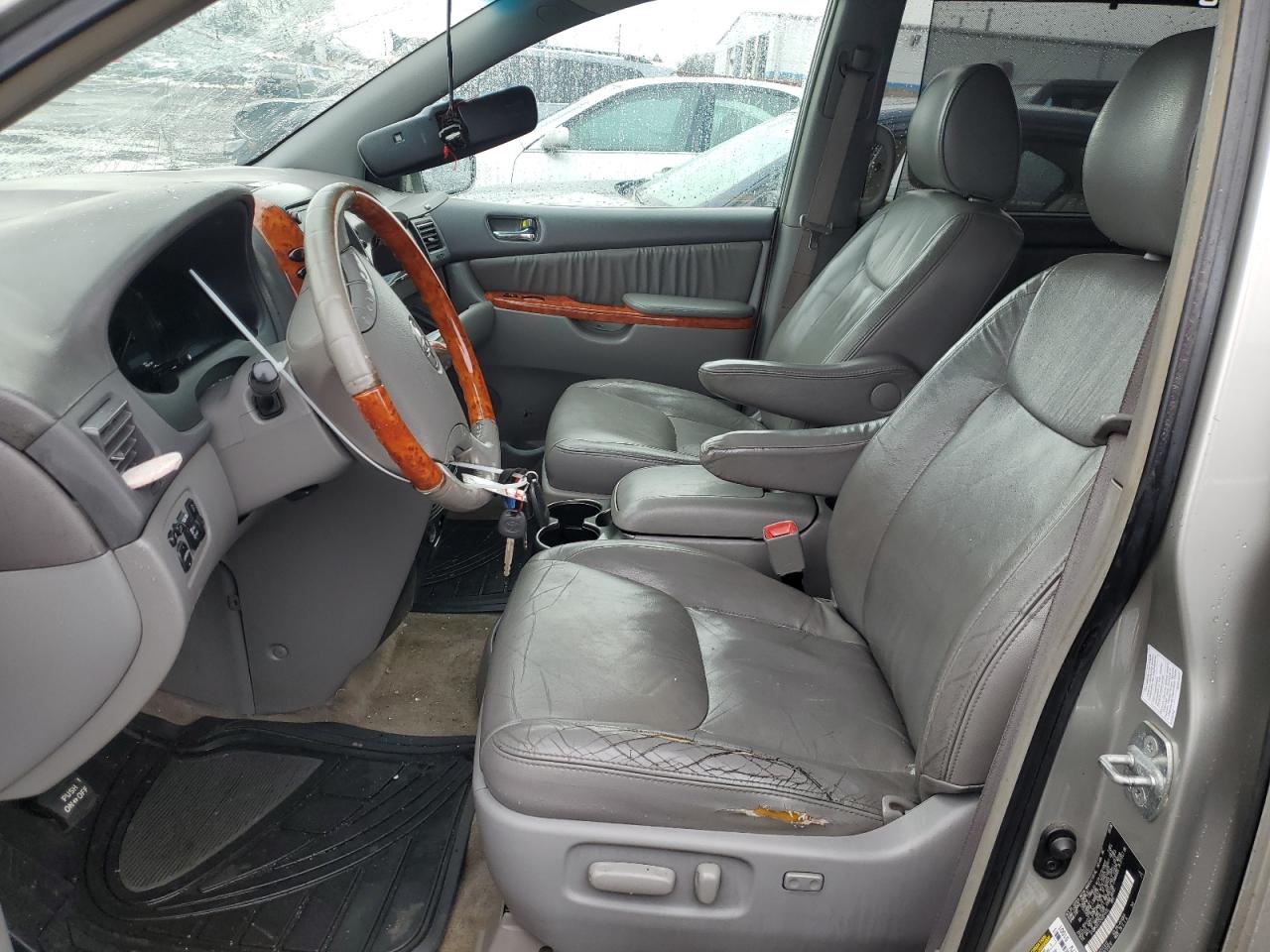 2009 Toyota Sienna - Image 7