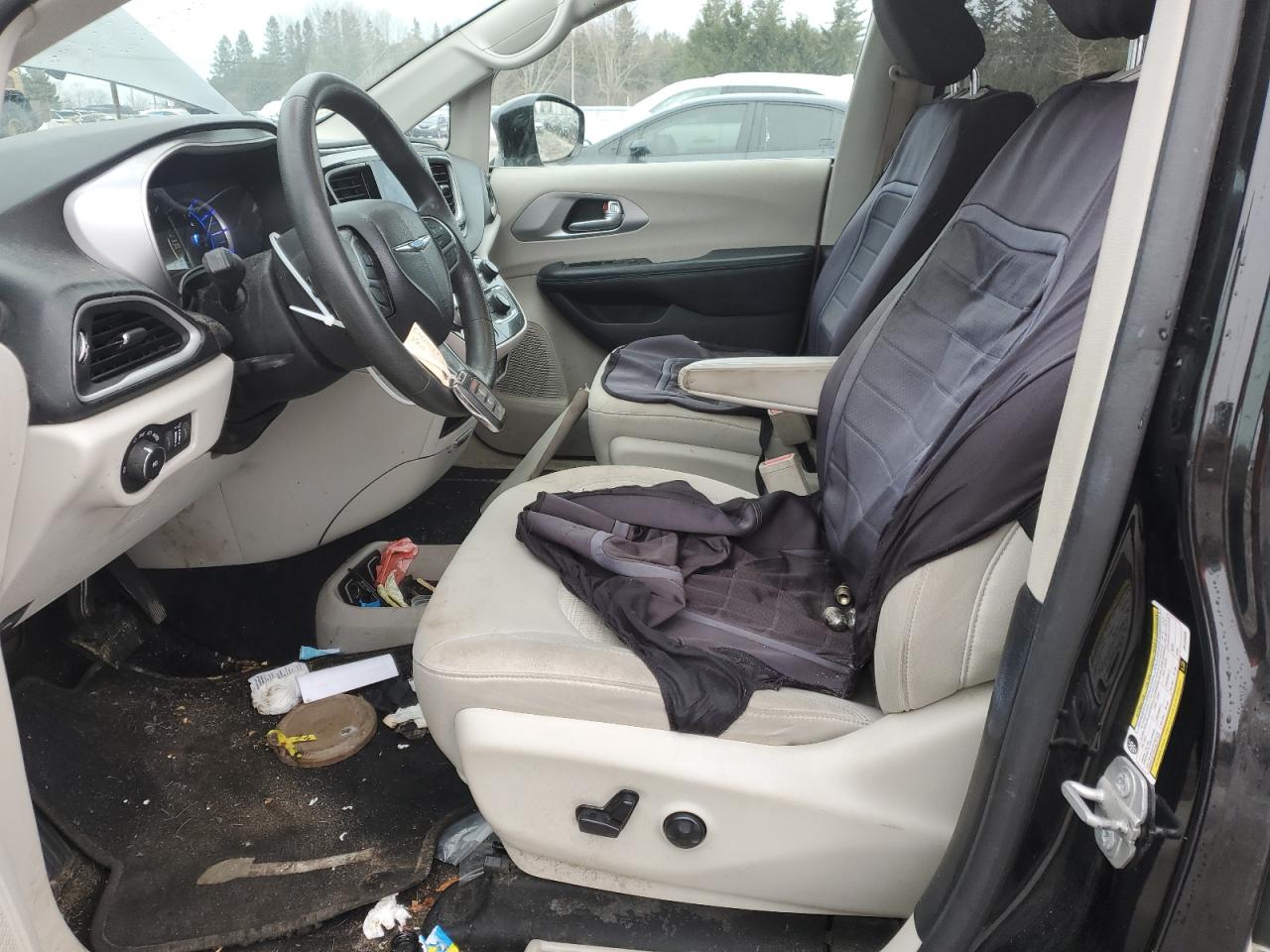 2018 Chrysler Pacifica - Image 7