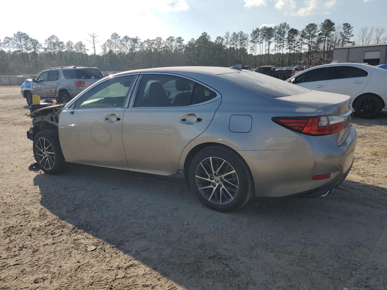 2018 Lexus ES - Image 2