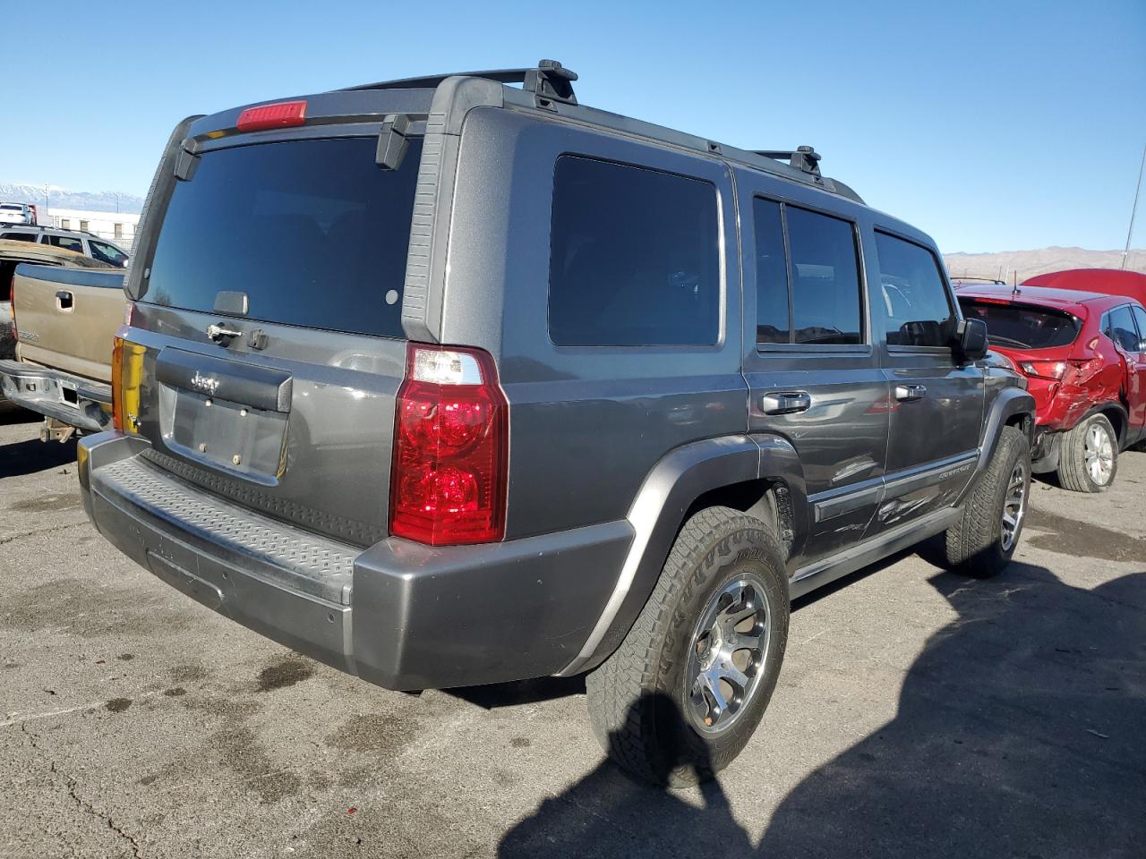 2007 Jeep Commander - Image 3