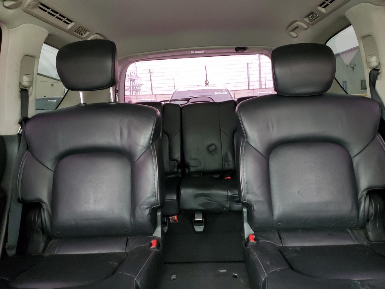 2016 Infiniti QX80 - Image 10