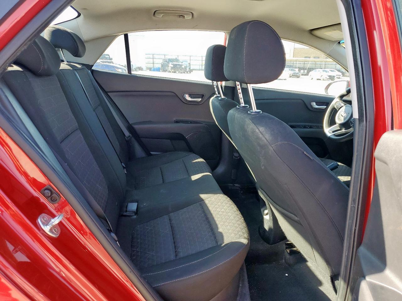 2020 Kia Rio - Image 10
