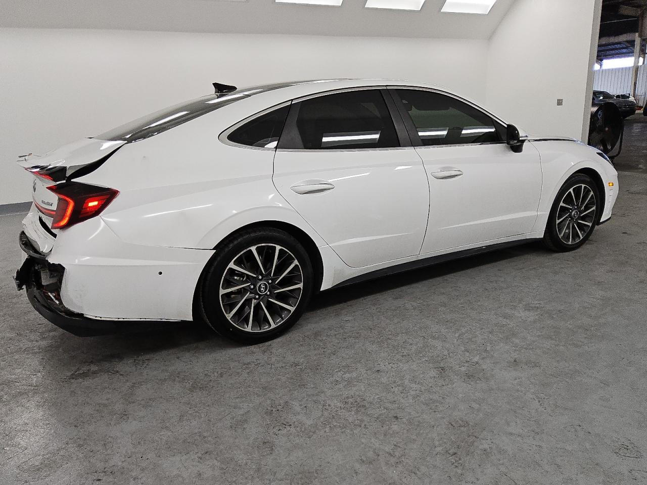 2023 Hyundai Sonata - Image 3