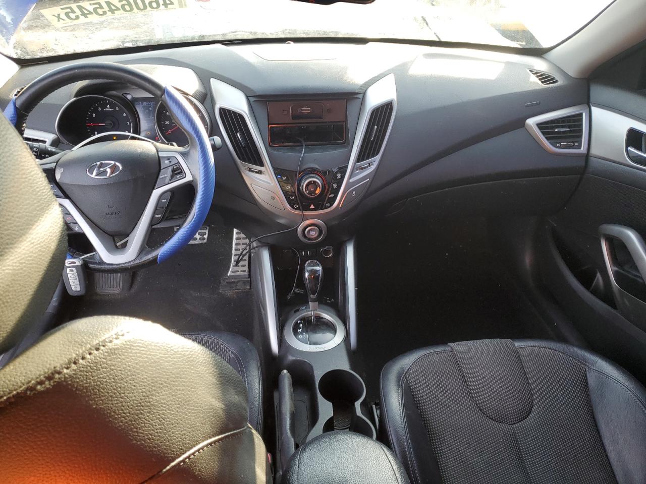 2012 Hyundai Veloster - Image 8