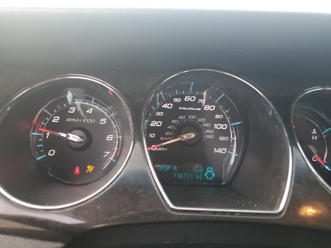 2011 Ford Taurus - Image 9