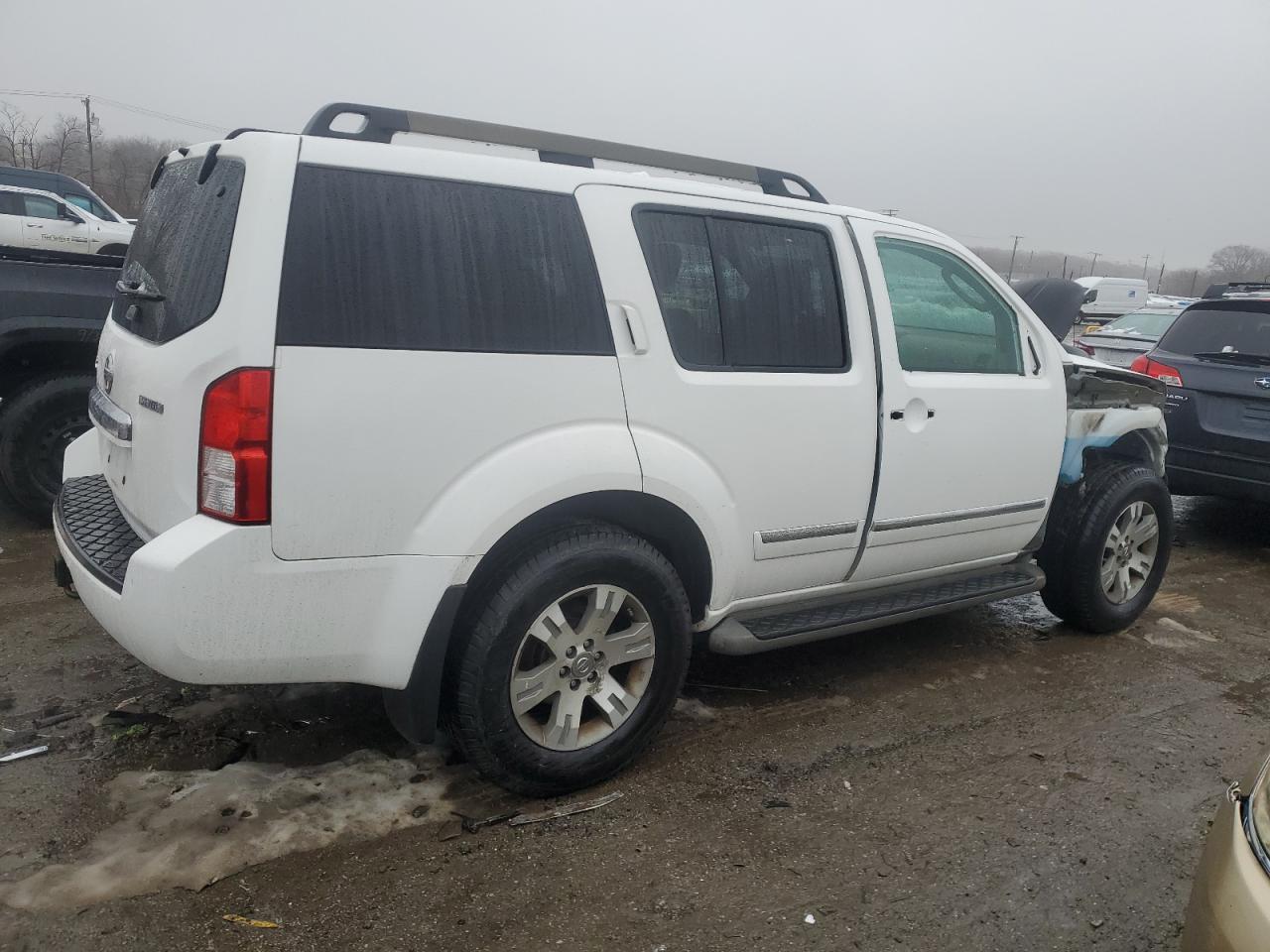 2011 Nissan Pathfinder - Image 3