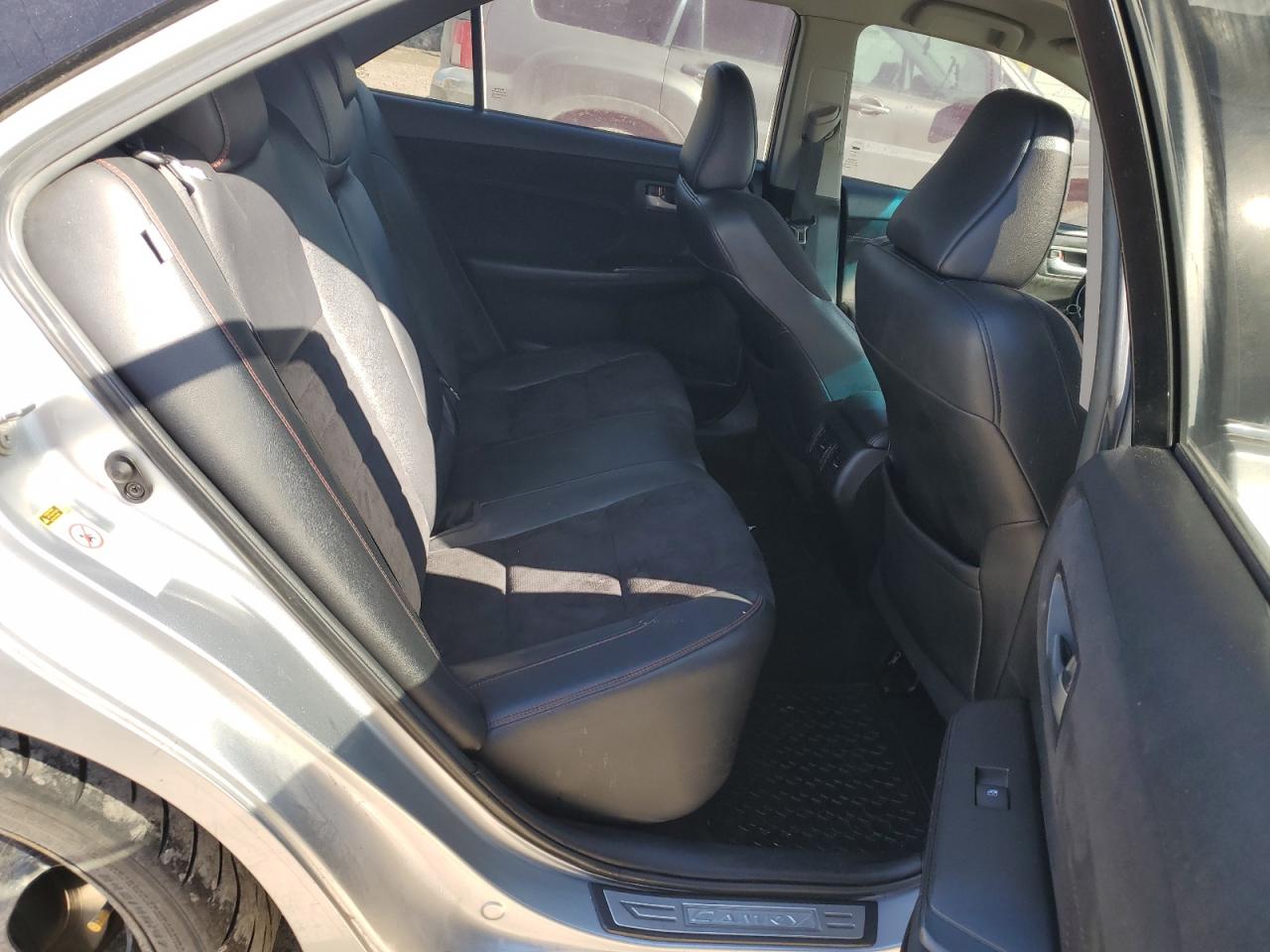 2015 Toyota Camry - Image 10