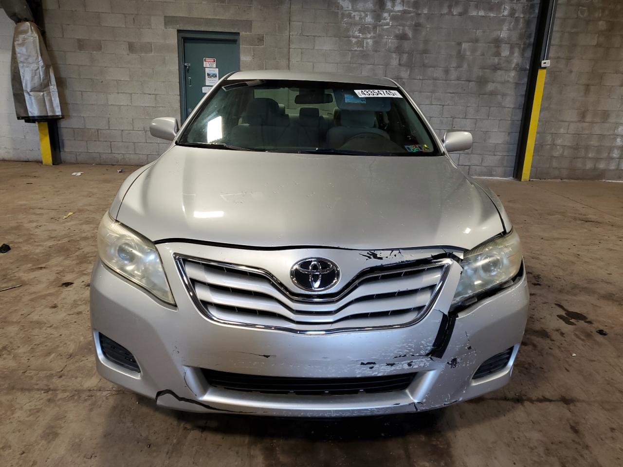 2010 Toyota Camry - Image 5