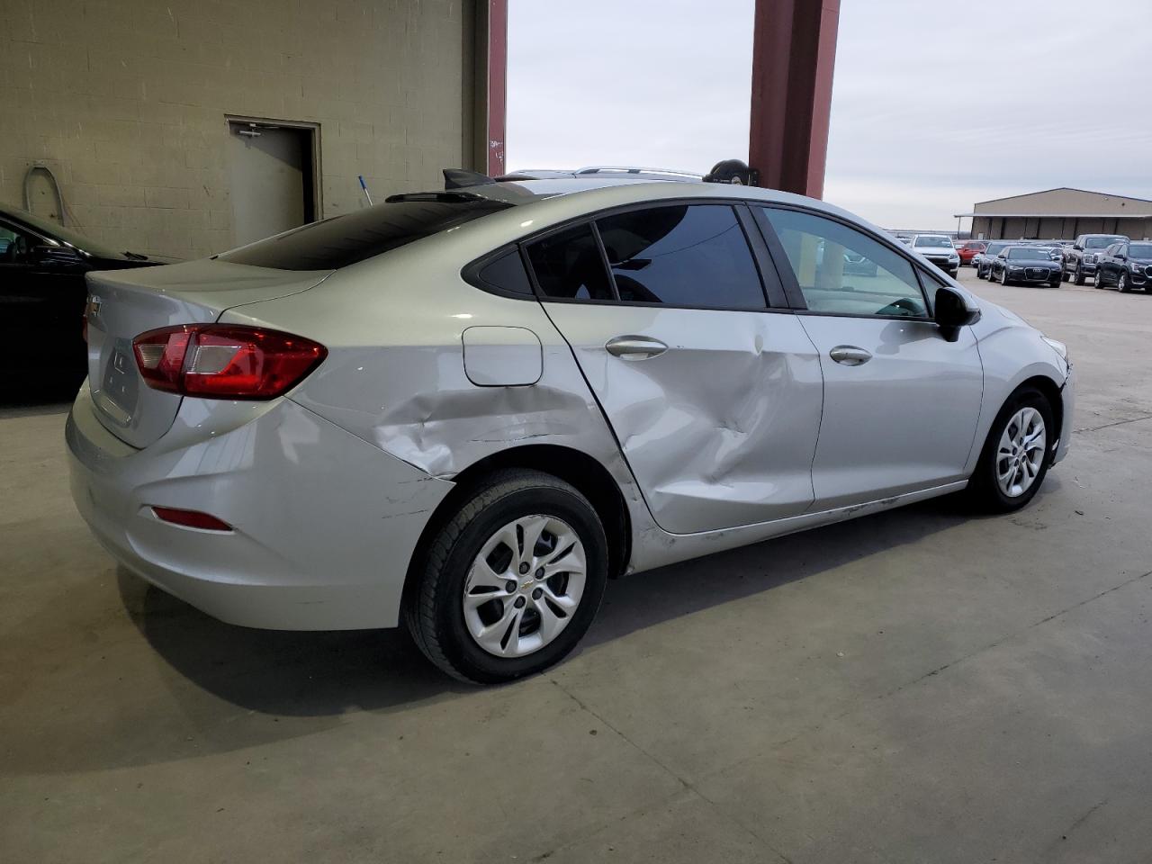 2019 Chevrolet Cruze - Image 3