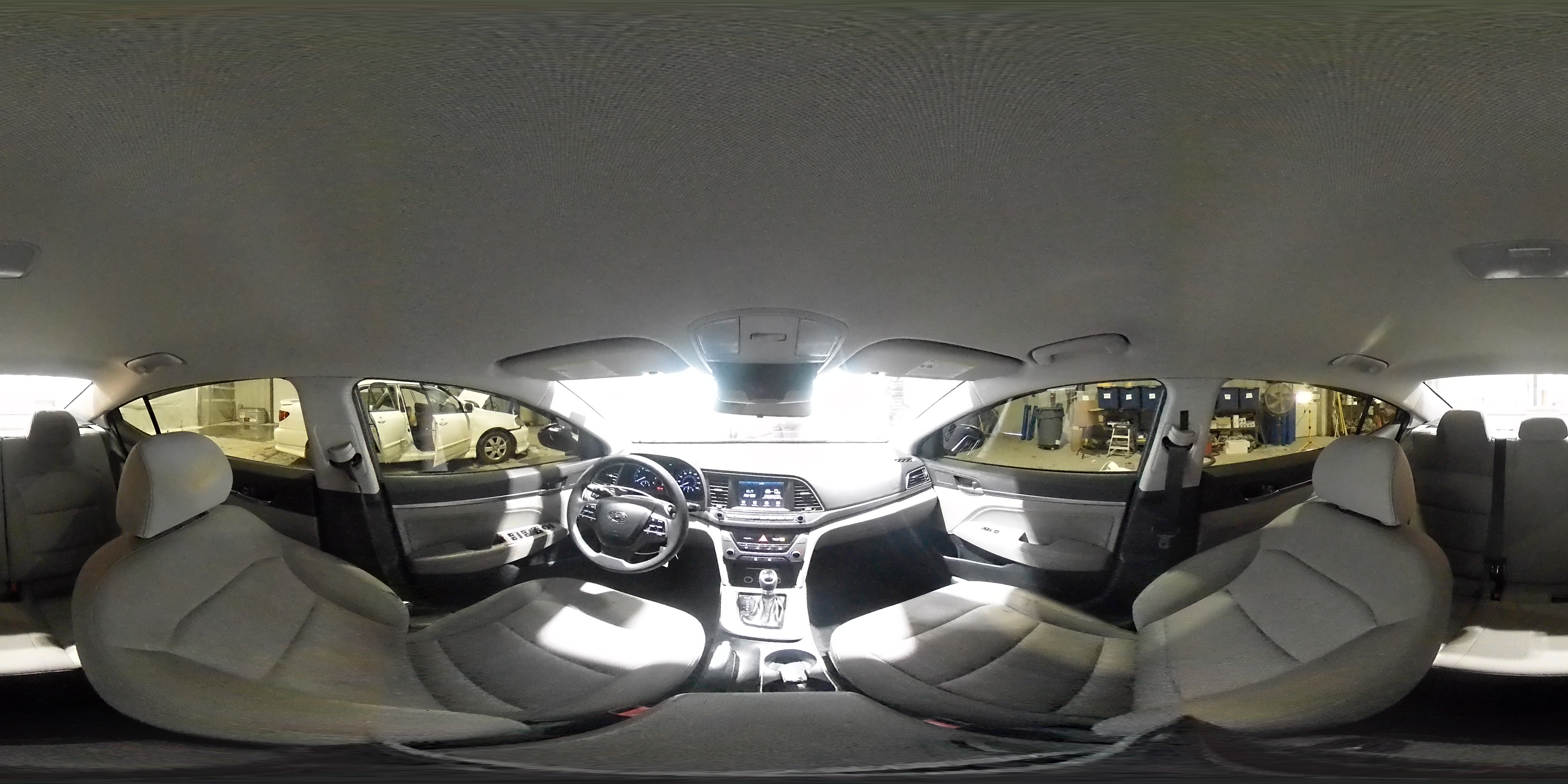 2018 Hyundai Elantra - Image 13