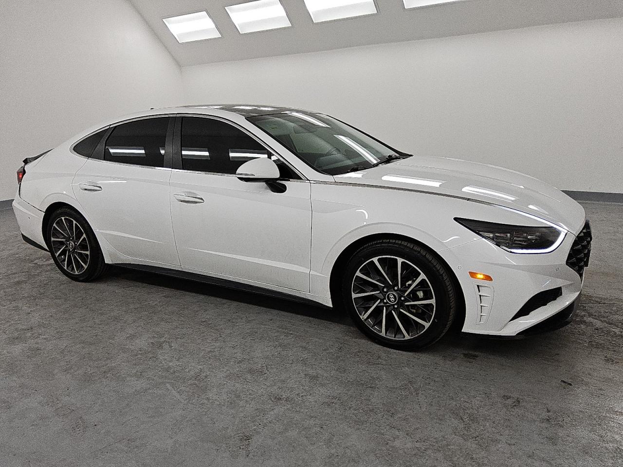 2023 Hyundai Sonata - Image 4