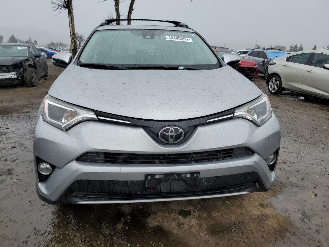2018 Toyota RAV 4 - Image 5