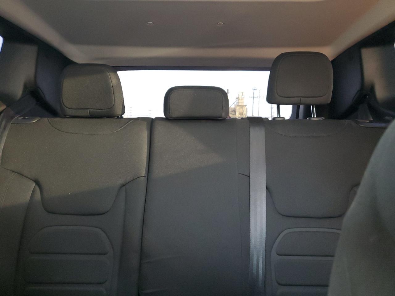 2021 Jeep Renegade - Image 10