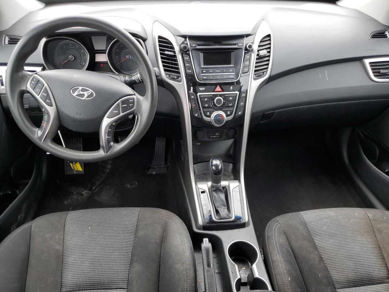 2016 Hyundai Elantra - Image 8