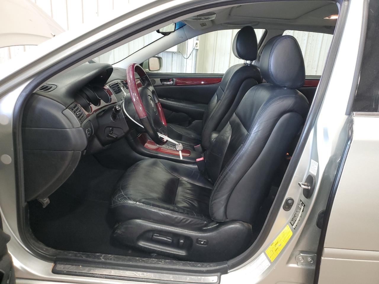 2003 Lexus ES - Image 7