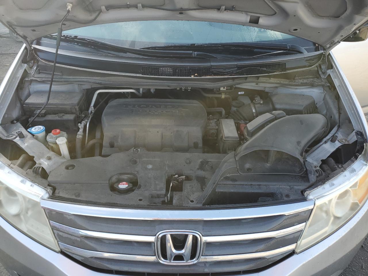 2011 Honda Odyssey - Image 12
