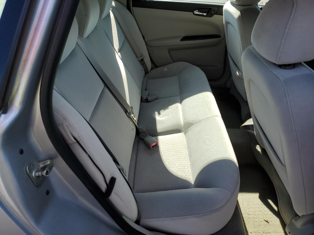 2006 Chevrolet Impala - Image 10