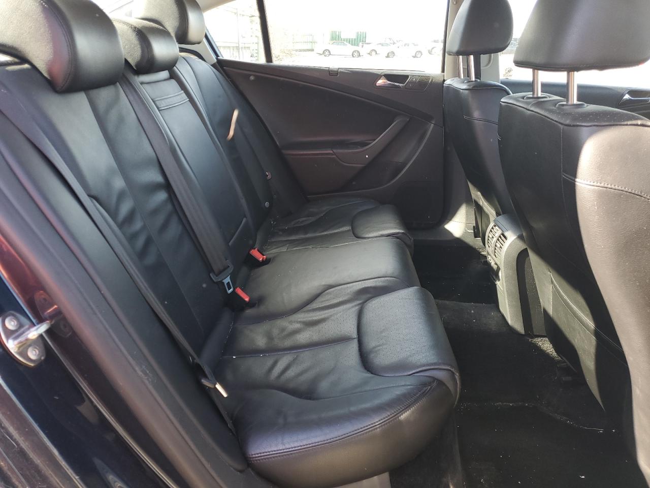 2008 Volkswagen Passat - Image 10