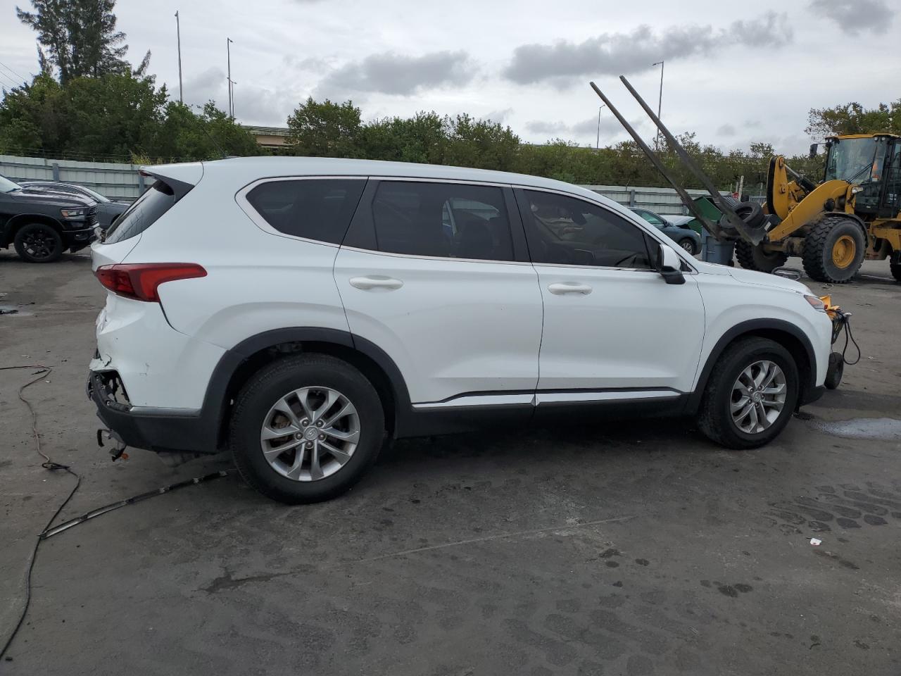 2019 Hyundai Santa Fe - Image 3