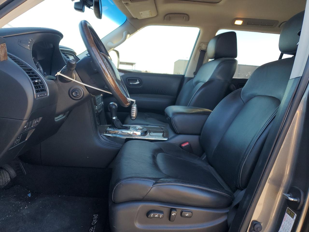 2015 Infiniti QX80 - Image 7