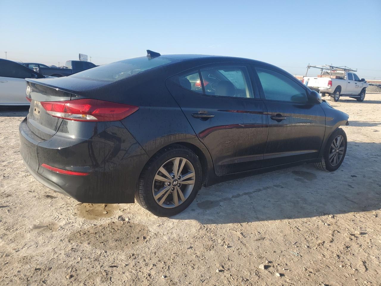 2018 Hyundai Elantra - Image 3