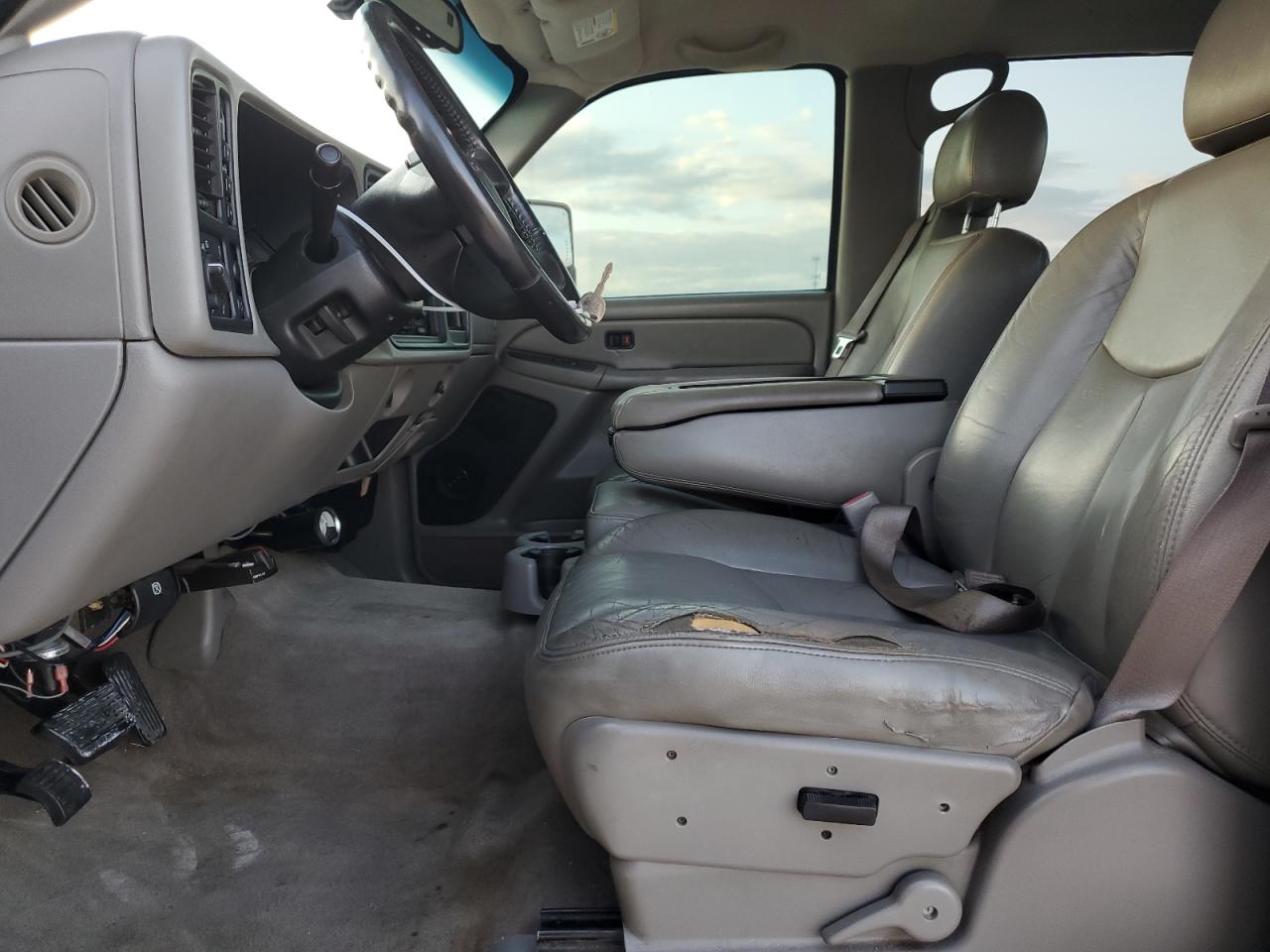 2005 GMC Sierra - Image 7