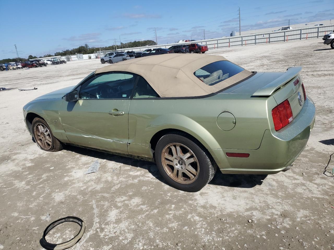 2006 Ford Mustang - Image 2
