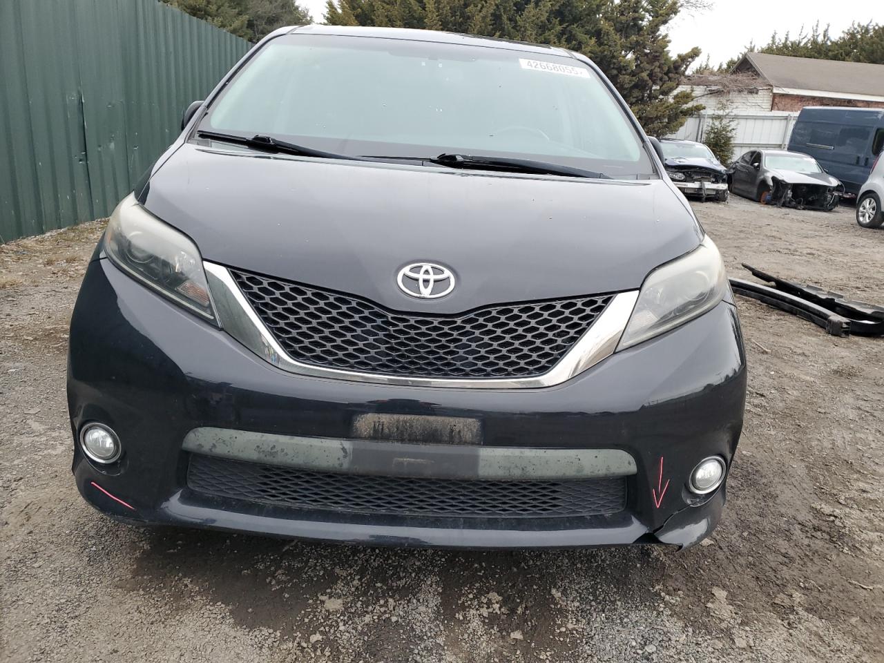 2015 Toyota Sienna - Image 5