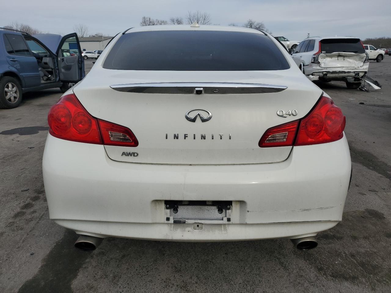 2015 Infiniti Q40 - Image 6