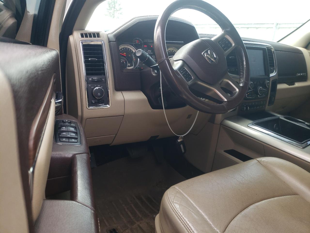 2015 RAM 1500 - Image 8