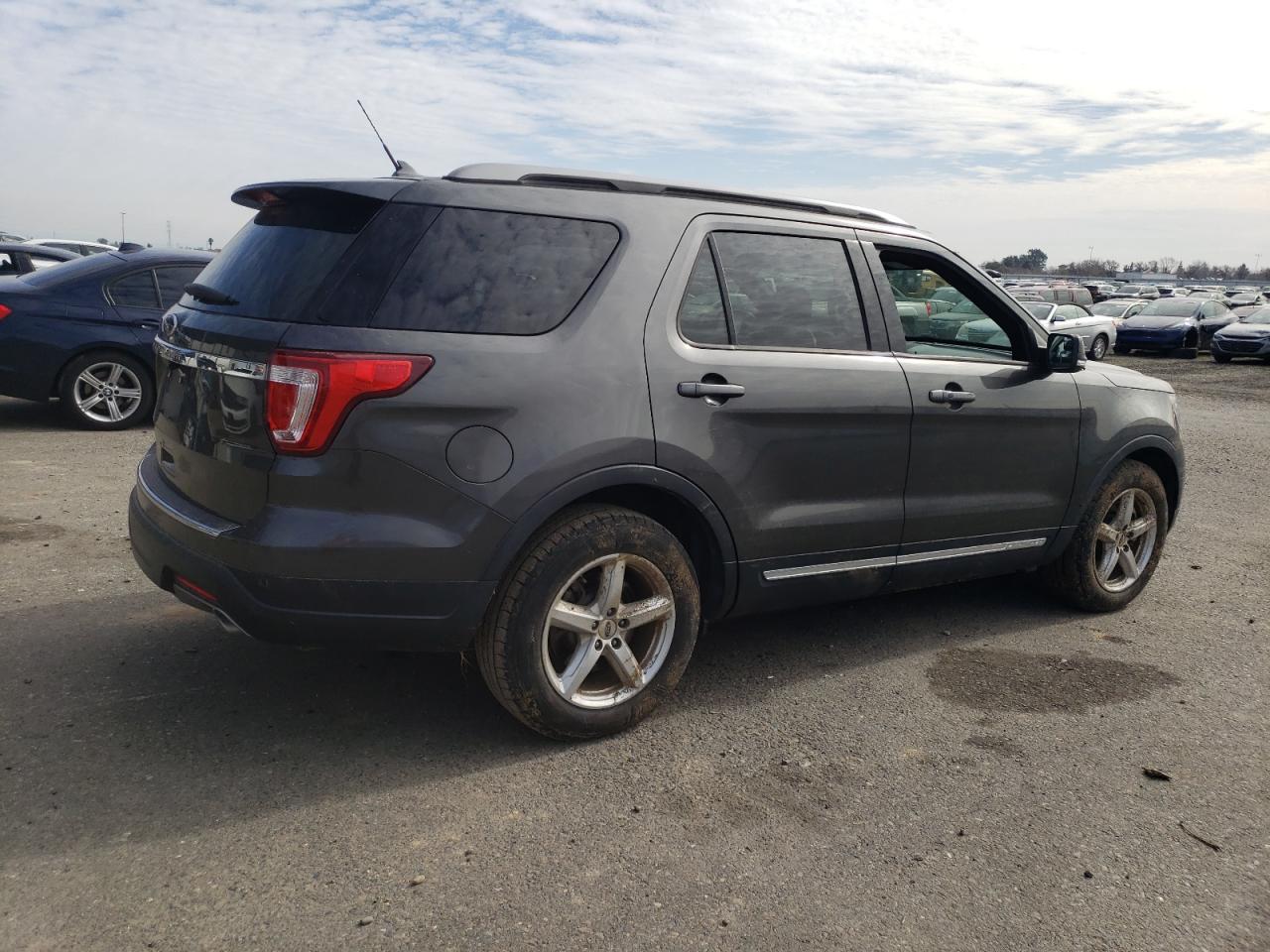 2018 Ford Explorer - Image 3