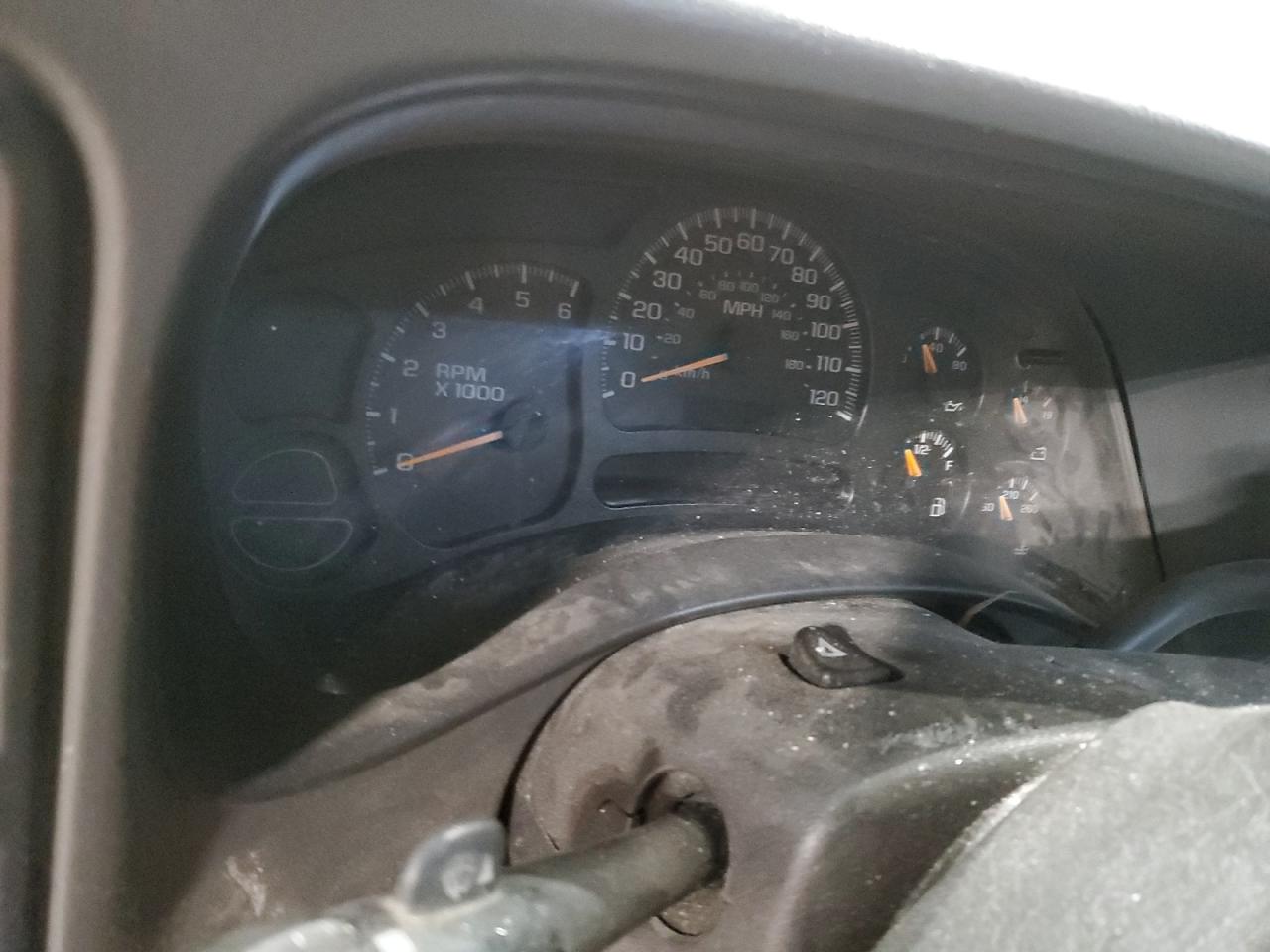 2005 Chevrolet Silverado - Image 9